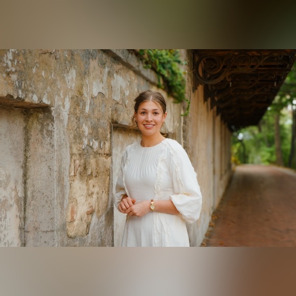 Meet your Posher, Caitlin - Picture 8 of 11